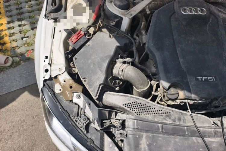Used Audi A4L 2019 40 TFSI Ambition China VI Engine Bay Right