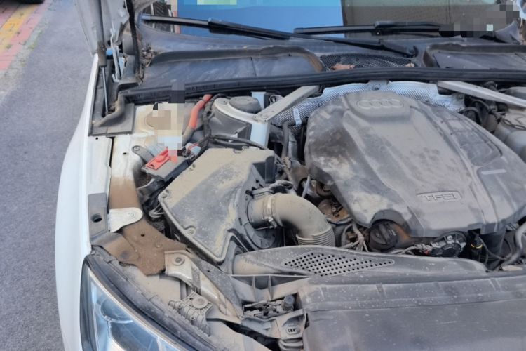 Used Audi A4L 2019 40 TFSI Ambition China VI Engine Bay Right