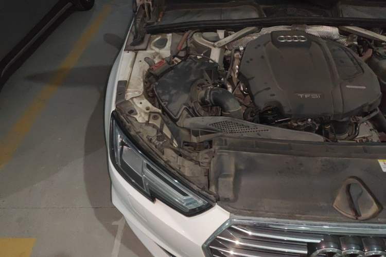 Used Audi A4L 2019 40 TFSI Ambition China VI Engine Bay Right