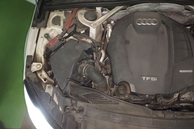 Used Audi A4L 2019 40 TFSI Ambition China VI Engine Bay Right