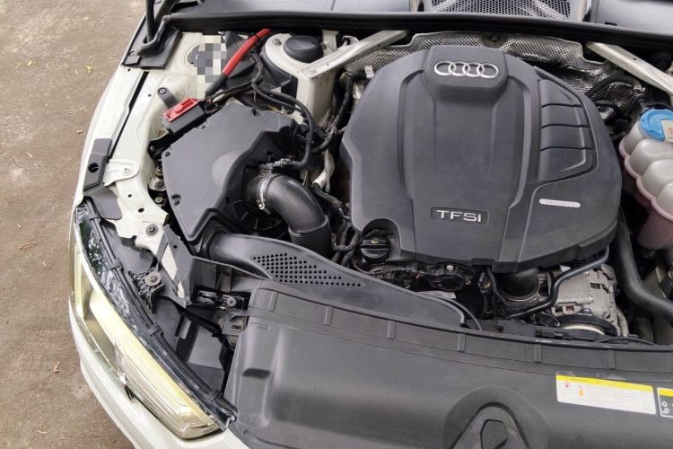 Used Audi A4L 2019 40 TFSI Sporty Version China VI Engine Bay Right