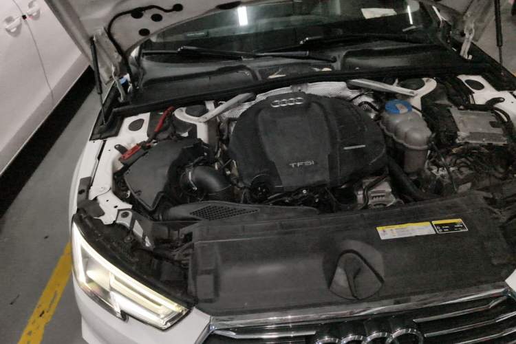 Used Audi A4L 2019 40 TFSI Ambition Version China V Engine Bay Right
