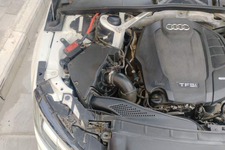 Used Audi A4L 2019 40 TFSI Fashion Version China V Engine Bay Right