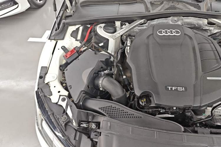 Used Audi A4L 2019 40 TFSI Fashion Version China V Engine Bay Right