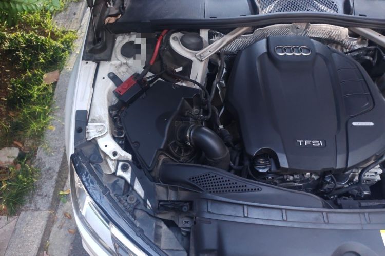 Used Audi A4L 2019 40 TFSI Ambition Version China V Engine Bay Right