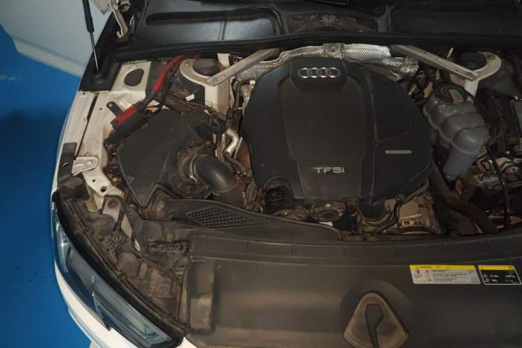 Used Audi A4L 2019 40 TFSI Sporty Version China VI Engine Bay Right