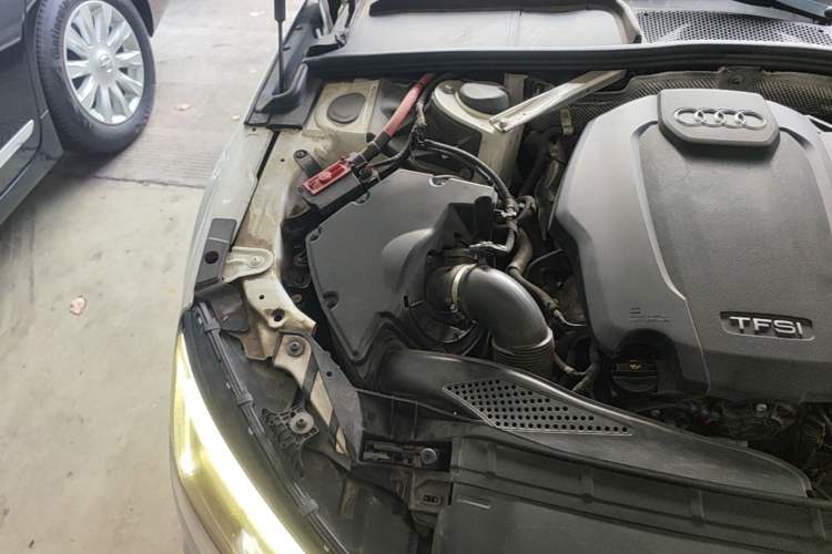 Used Audi A4L 2019 40 TFSI Ambition China VI Engine Bay Right