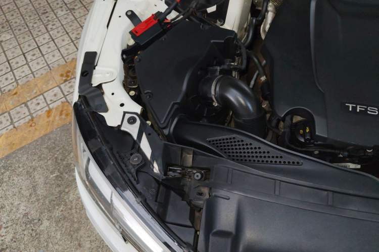 Used Audi A4L 2019 40 TFSI Ambition Version China V Engine Bay Right