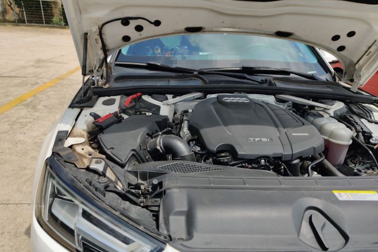 Used Audi A4L 2019 40 TFSI Ambition China VI Engine Bay Right