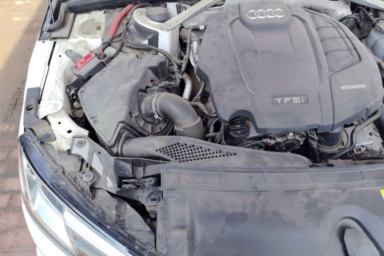 Used Audi A4L 2019 40 TFSI Ambition China VI Engine Bay Right