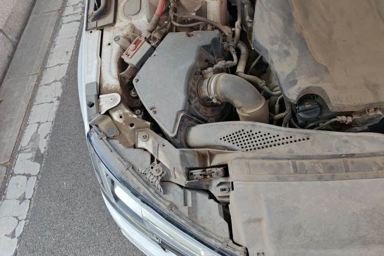 Used Audi A4L 2019 40 TFSI Ambition China VI Engine Bay Right
