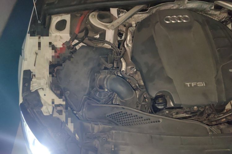 Used Audi A4L 2019 40 TFSI Ambition China VI Engine Bay Right