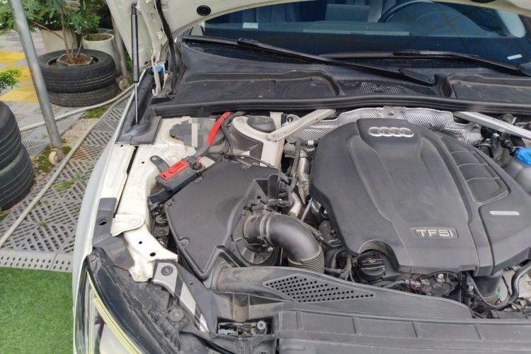 Used Audi A4L 2019 40 TFSI Ambition China VI Engine Bay Right