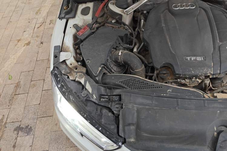 Used Audi A4L 2019 40 TFSI Ambition China VI Engine Bay Right