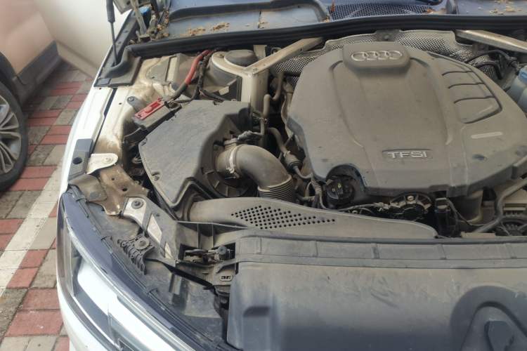 Used Audi A4L 2019 40 TFSI Ambition Version China V Engine Bay Right