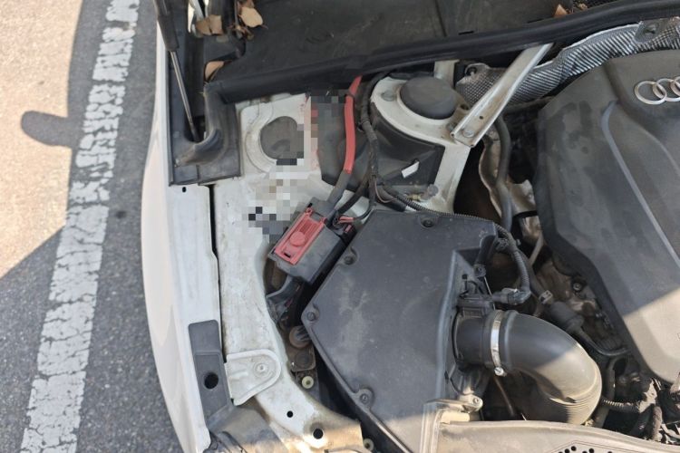 Used Audi A4L 2019 40 TFSI Fashion Version China V Engine Bay Right