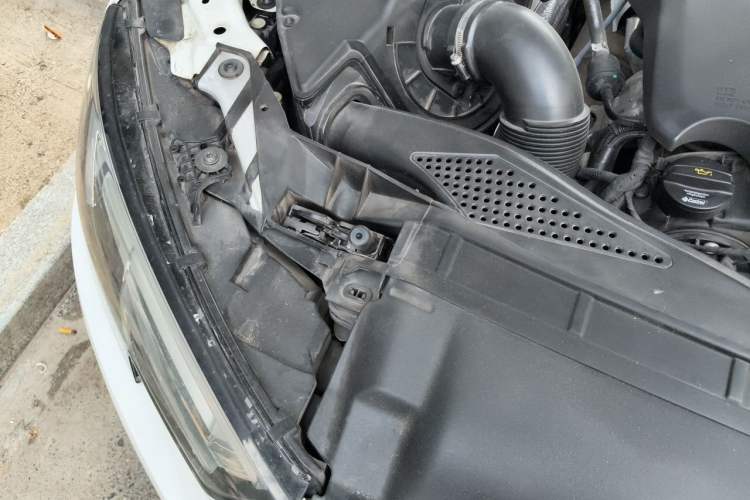 Used Audi A4L 2019 40 TFSI Ambition Version China V Engine Bay Right