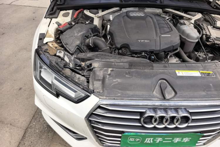 Used Audi A4L 2019 40 TFSI Ambition China VI Engine Bay Right