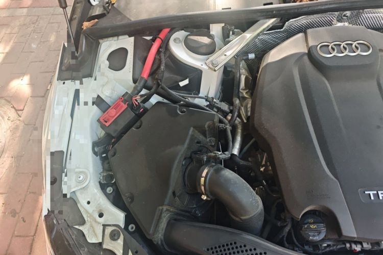 Used Audi A4L 2019 40 TFSI Ambition China VI Engine Bay Right