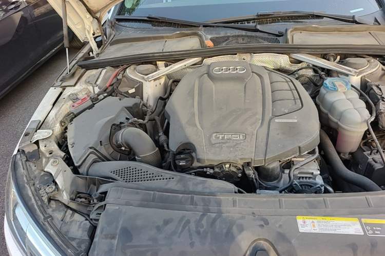 Used Audi A4L 2019 40 TFSI Fashion Version China V Engine Bay Right