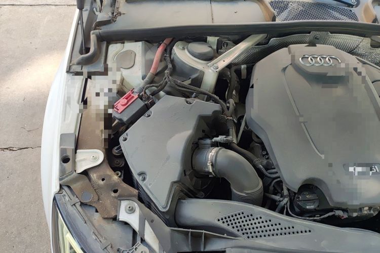 Used Audi A4L 2019 40 TFSI Ambition China VI Engine Bay Right