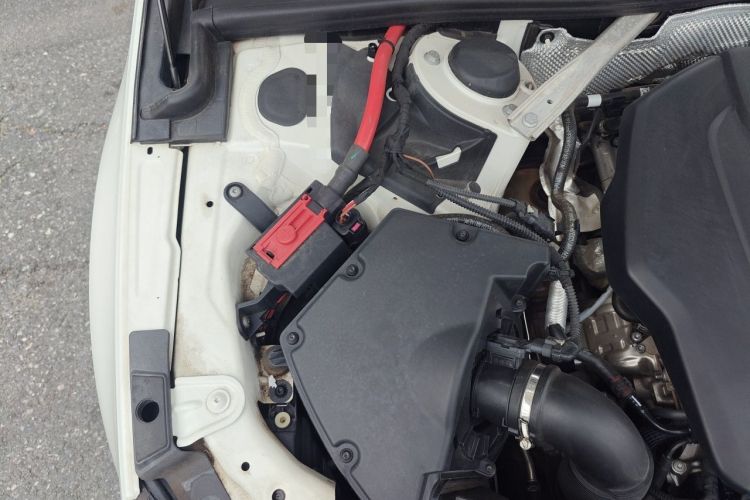 Used Audi A4L 2019 40 TFSI Ambition China VI Engine Bay Right