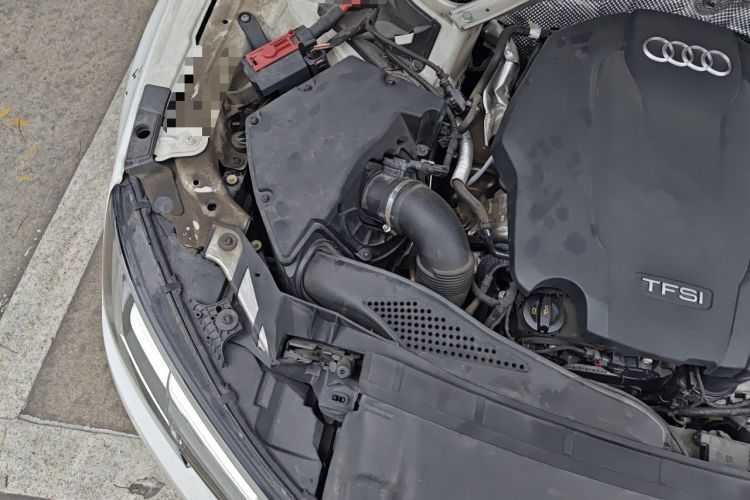 Used Audi A4L 2019 40 TFSI Ambition China VI Engine Bay Right