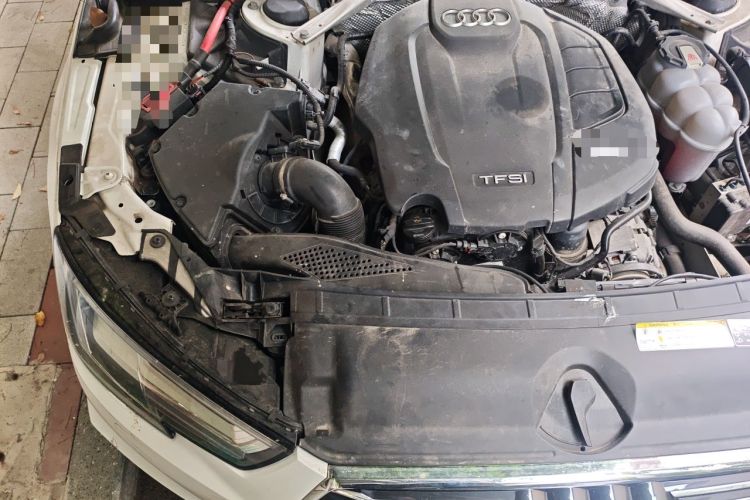 Used Audi A4L 2019 40 TFSI Ambition China VI Engine Bay Right