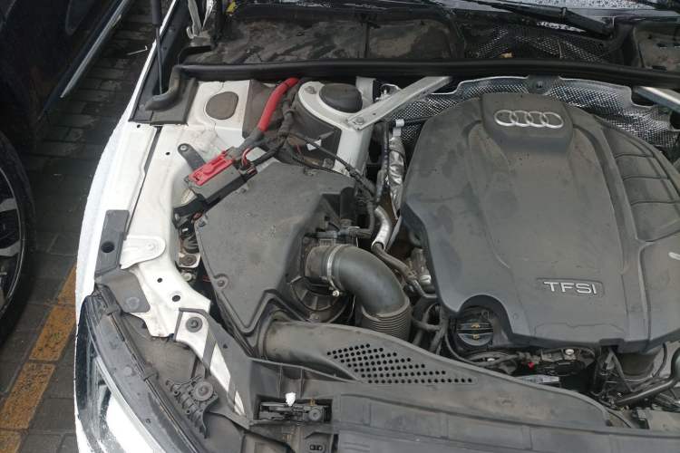 Used Audi A4L 2019 40 TFSI Ambition China VI Engine Bay Right