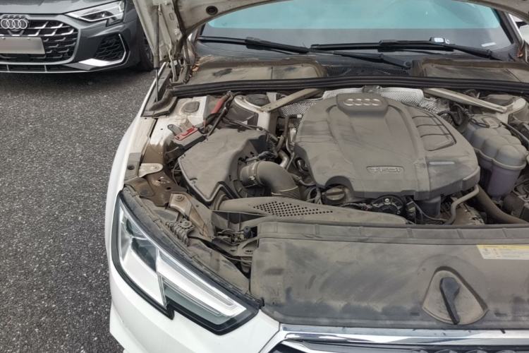 Used Audi A4L 2019 40 TFSI Ambition China VI Engine Bay Right