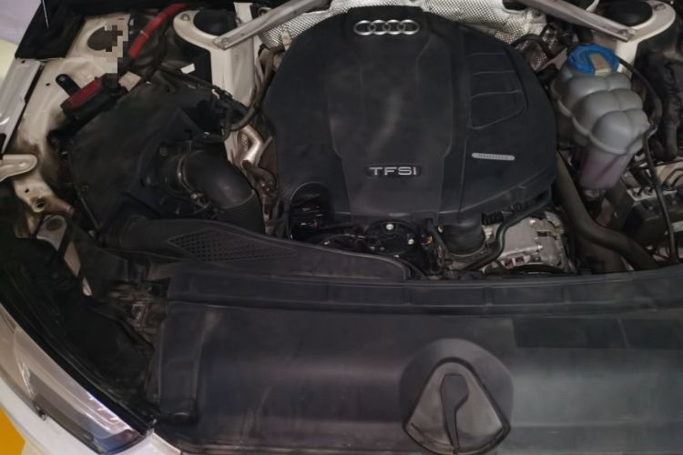 Used Audi A4L 2019 40 TFSI Ambition China VI Engine Bay Right