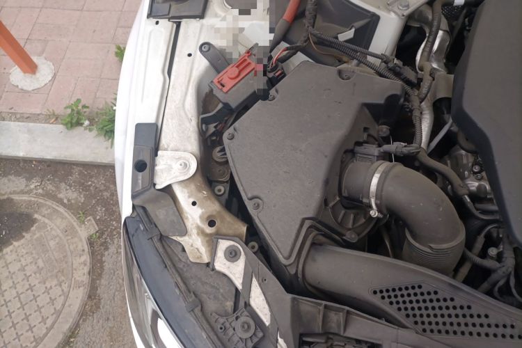 Used Audi A4L 2019 40 TFSI Ambition China VI Engine Bay Right