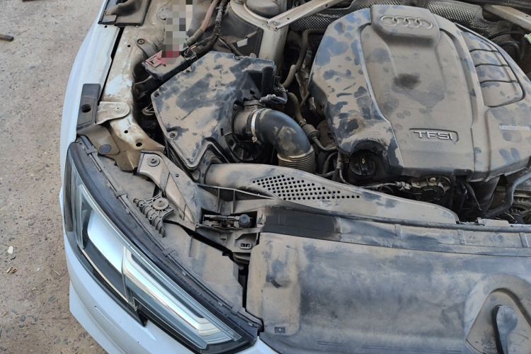 Used Audi A4L 2019 40 TFSI Ambition China VI Engine Bay Right