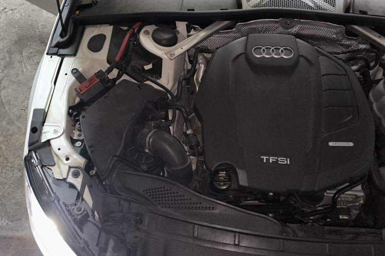 Used Audi A4L 2019 40 TFSI Ambition China VI Engine Bay Right