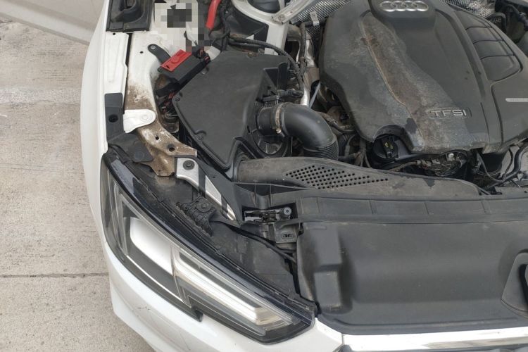 Used Audi A4L 2019 40 TFSI Ambition China VI Engine Bay Right