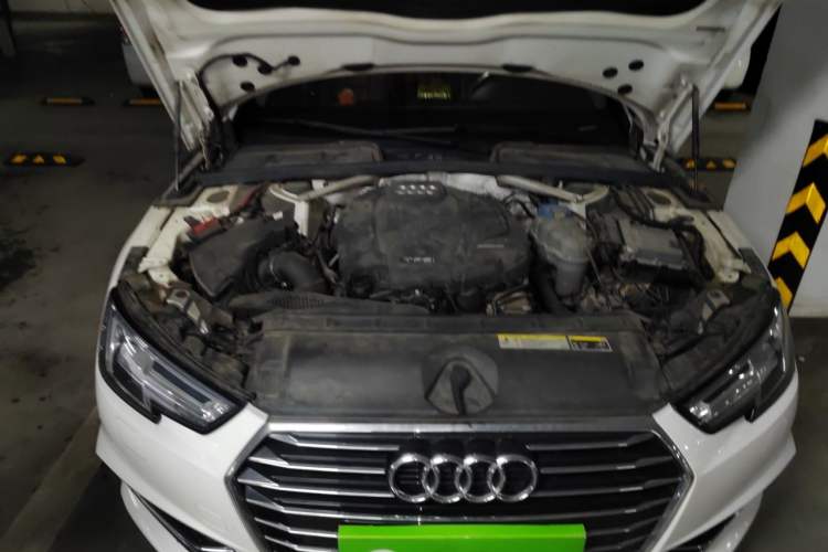 Used Audi A4L 2019 40 TFSI Ambition Version China V Engine Bay Right
