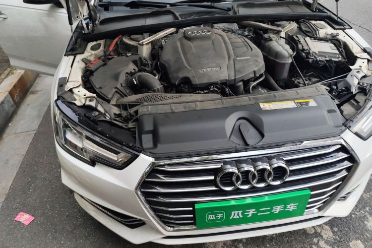 Used Audi A4L 2019 40 TFSI Ambition China VI Engine Bay Right