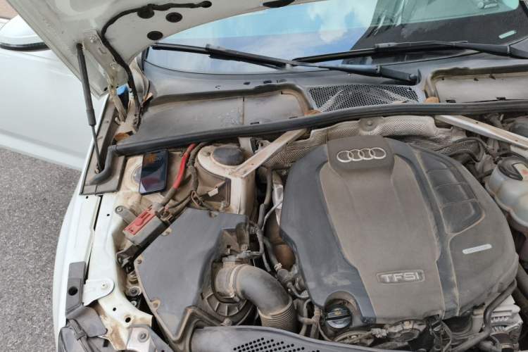 Used Audi A4L 2019 40 TFSI Fashion Version China V Engine Bay Right