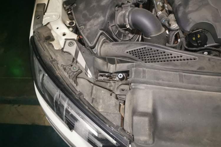 Used Audi A4L 2019 40 TFSI Ambition Version China V Engine Bay Right