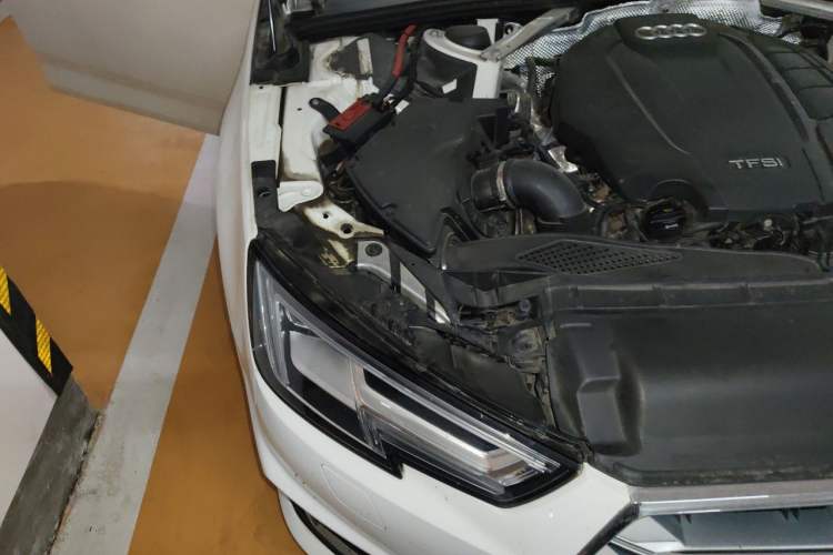 Used Audi A4L 2019 40 TFSI Fashion Version China V Engine Bay Right