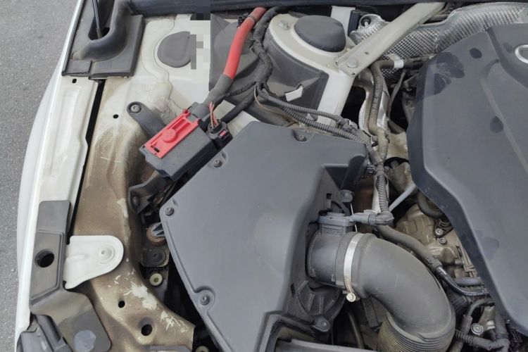 Used Audi A4L 2019 40 TFSI Ambition China VI Engine Bay Right
