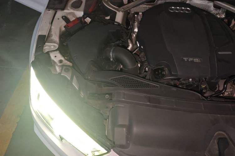 Used Audi A4L 2019 40 TFSI Ambition China VI Engine Bay Right