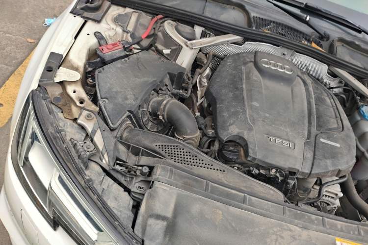 Used Audi A4L 2019 40 TFSI Ambition Version China V Engine Bay Right