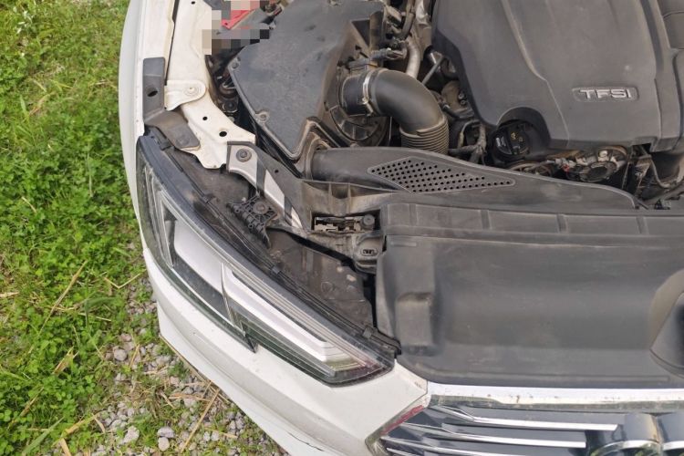 Used Audi A4L 2019 40 TFSI Ambition China VI Engine Bay Right