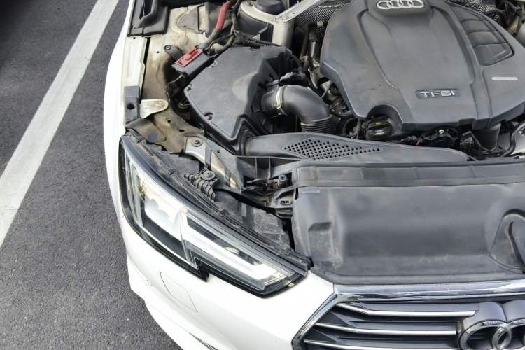 Used Audi A4L 2019 40 TFSI Ambition China VI Engine Bay Right