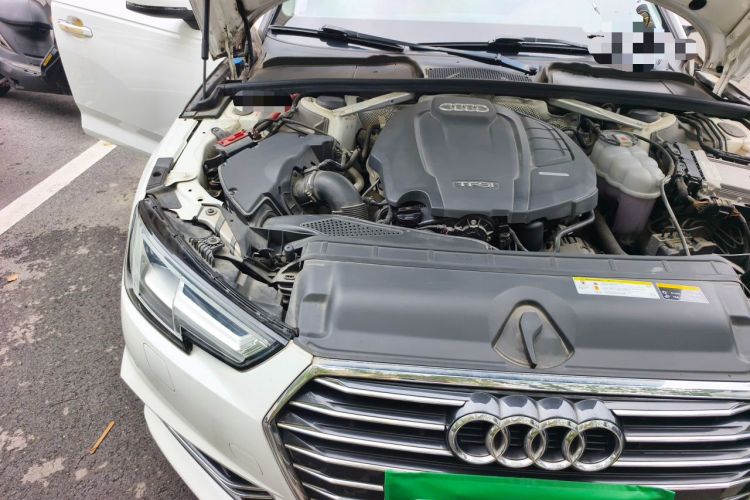 Used Audi A4L 2019 40 TFSI Ambition China VI Engine Bay Right