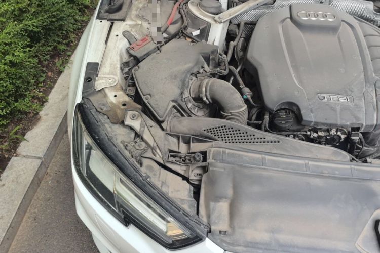 Used Audi A4L 2019 40 TFSI Fashion Version China V Engine Bay Right