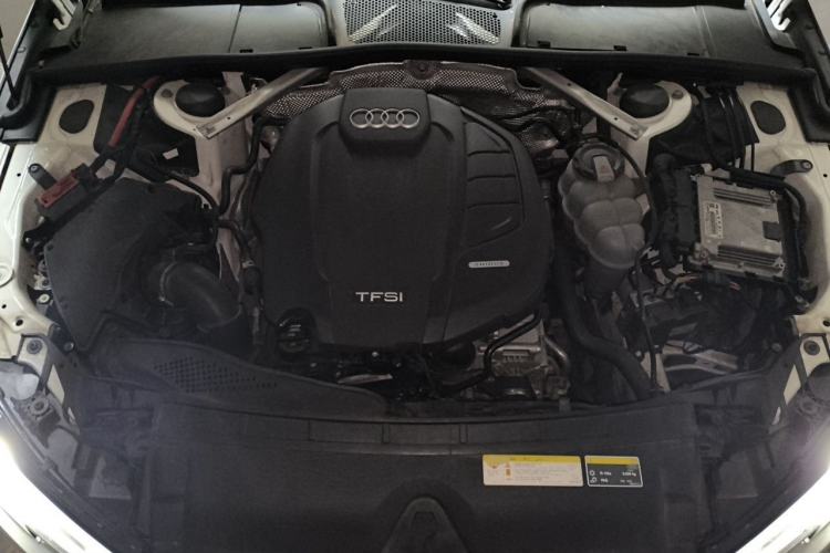 Used Audi A4L 2019 40 TFSI Ambition China VI Engine Bay