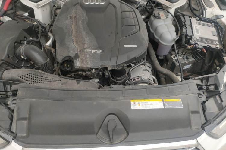 Used Audi A4L 2019 40 TFSI Ambition China VI Engine Bay