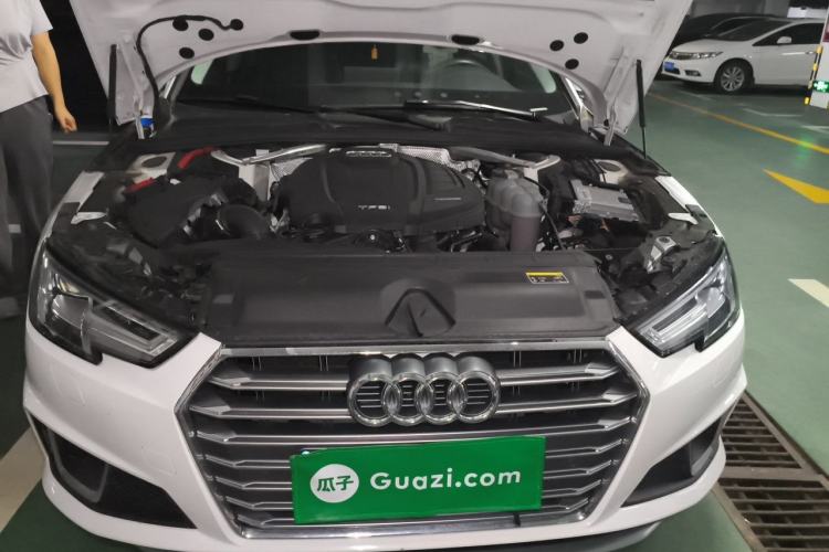 Used Audi A4L 2019 40 TFSI Sporty Version China VI Engine Bay